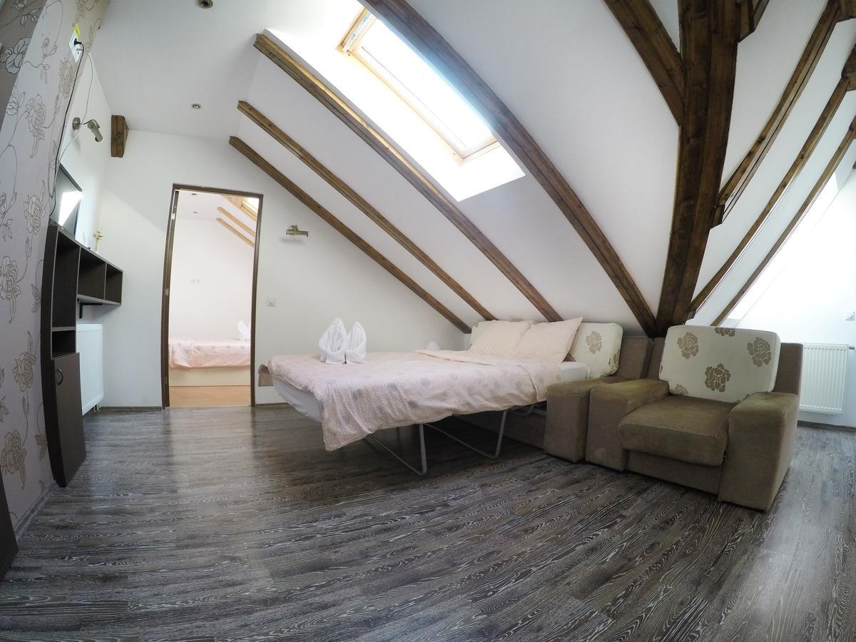 Bonsejour Hotel Braşov Esterno foto